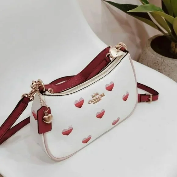 Coach Teri Shoulder Bag With Stripe Heart Print CA251